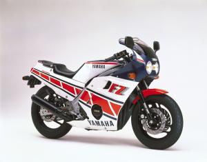 Yamaha FZ600